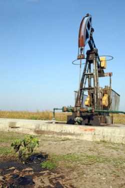 Oil Extraction in West Virginia: Benefits and Risks of Hydraulic Fracturing